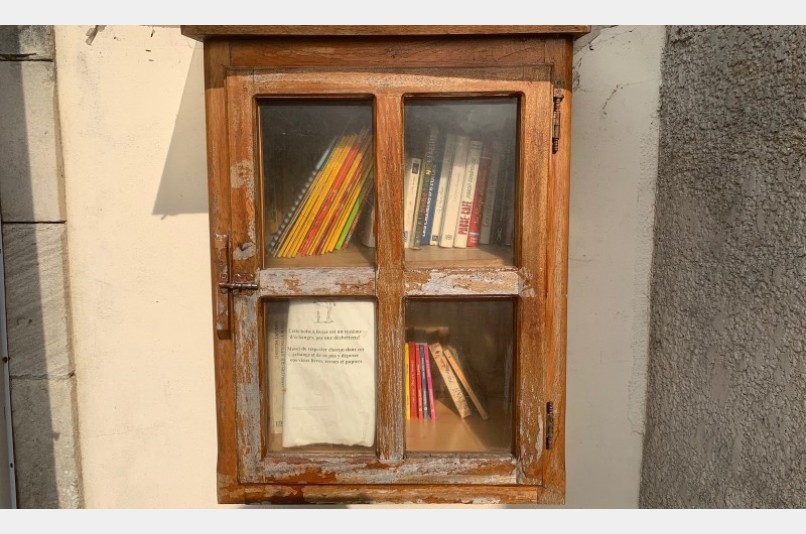 Boîte à livres - Rue de l'Eglise, ECHILLAIS | myBookBox by Cross Media Concept, l'annuaire collaboratif des bibliothèques partagées