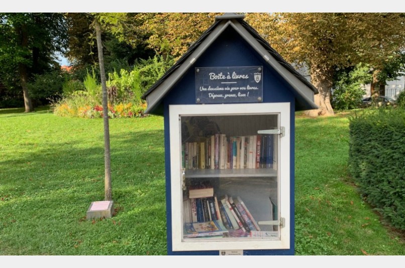 Boîte à livres - Jardins de la Mairie, MELUN | myBookBox by Cross Media Concept, l'annuaire collaboratif des bibliothèques partagées