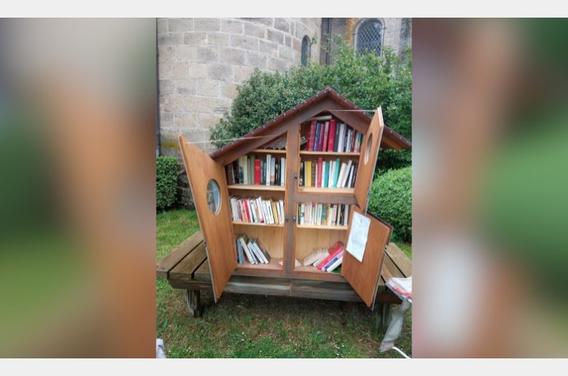 Boîte à livres - Place du Prieuré, SAINT-HILAIRE-LA-CROIX | myBookBox by Cross Media Concept, l'annuaire collaboratif des bibliothèques partagées