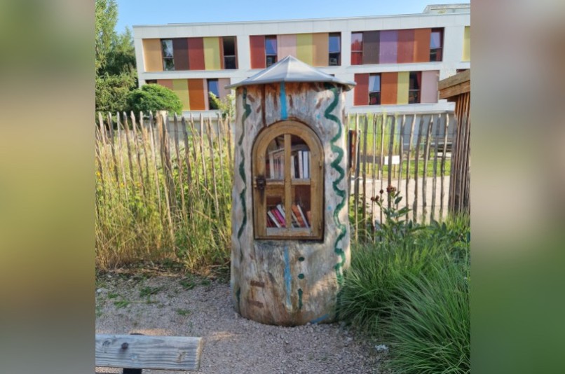 Bo&icirc;te &agrave; livres - Avenue Jules Ferry, SAULXURES-SUR-MOSELOTTE | myBookBox by Cross Media Concept, l'annuaire collaboratif des biblioth&egrave;ques partag&eacute;es