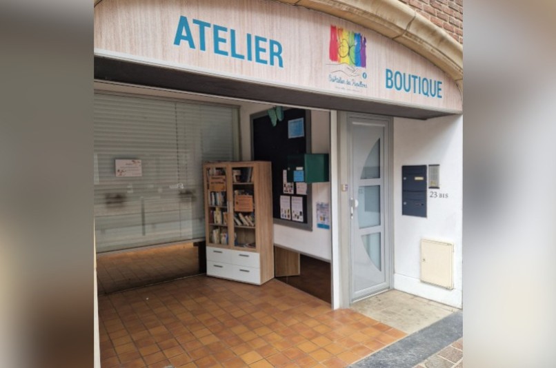 Bo&icirc;te &agrave; livres - 23 Rue du Bourg, AIRE-SUR-LA-LYS | myBookBox by Cross Media Concept, l'annuaire collaboratif des biblioth&egrave;ques partag&eacute;es