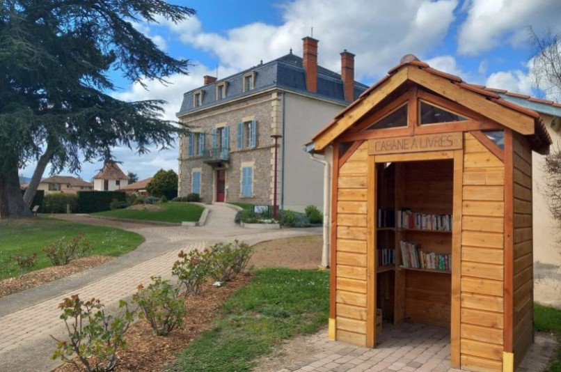 Book box - 170 Rue des Monts de la Madeleine, POUILLY-LES-NONAINS | myBookBox by Cross-Media Concept, the collaborative directory of shared libraries