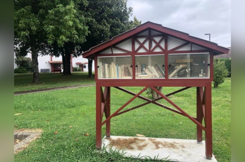 Boîte à livres - Route de la Payolle, SAINT-LON-LES-MINES | myBookBox by Cross Media Concept, l'annuaire collaboratif des bibliothèques partagées