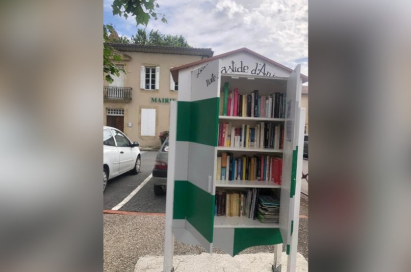 Book box - Place de la Mairie, LABASTIDE-D'ANJOU | myBookBox by Cross-Media Concept, the collaborative directory of shared libraries
