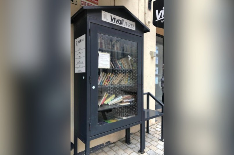 Boîte à livres - 4 Place de la Mairie, PEYRIAC-DE-MER | myBookBox by Cross Media Concept, l'annuaire collaboratif des bibliothèques partagées
