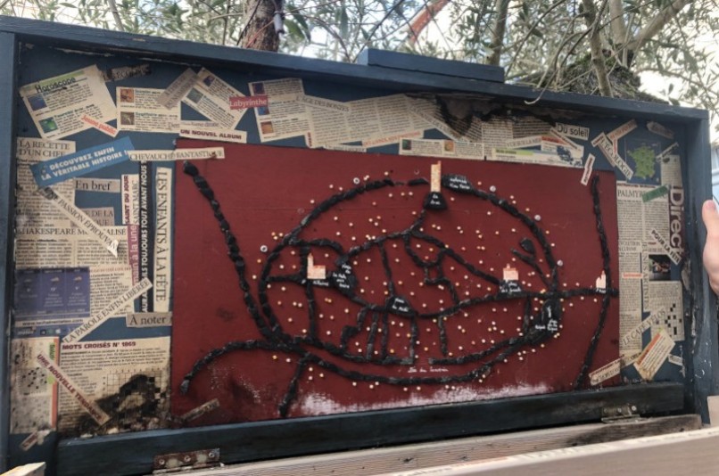 Boîte à livres - Place des Consuls, MONTCUQ-EN-QUERCY-BLANC | myBookBox by Cross Media Concept, l'annuaire collaboratif des bibliothèques partagées