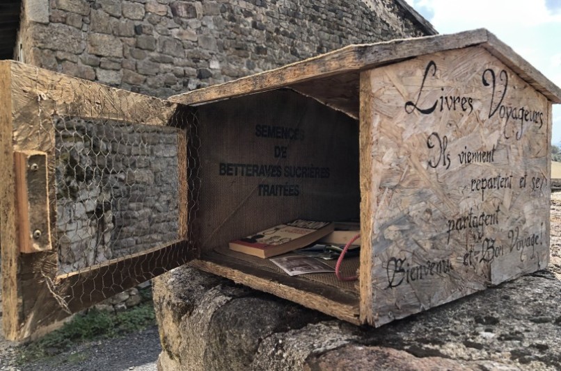 Boîte à livres - Butte du Calvaire, PRADELLES | myBookBox by Cross Media Concept, l'annuaire collaboratif des bibliothèques partagées
