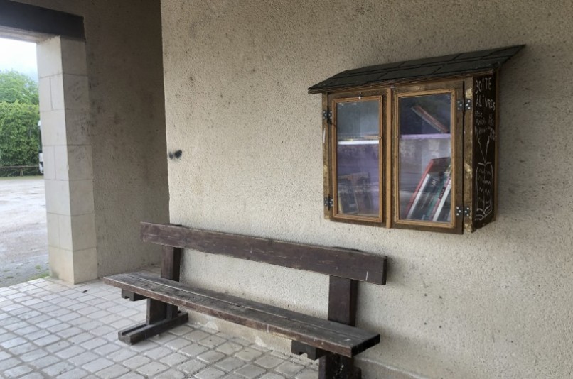 Boîte à livres - Aire de services, USSON-DU-POITOU | myBookBox by Cross Media Concept, l'annuaire collaboratif des bibliothèques partagées