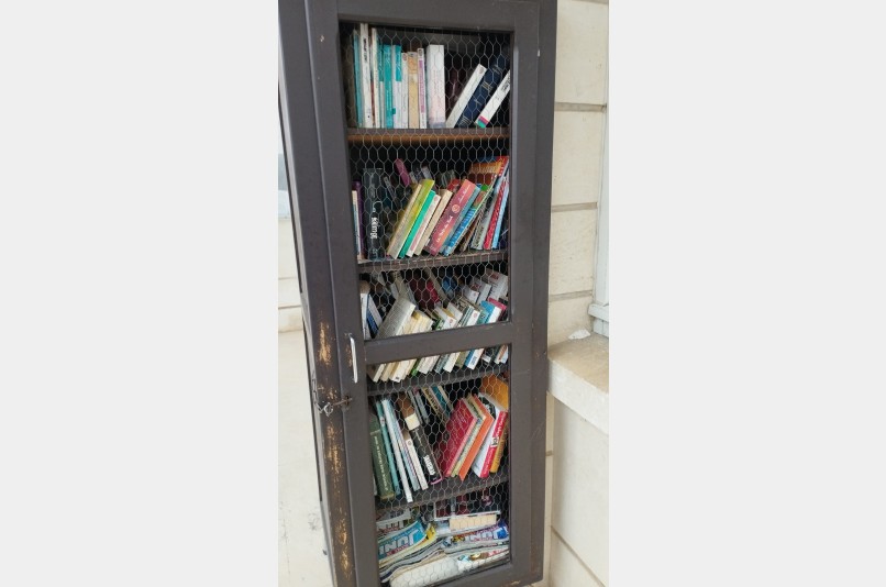 Book box - Mairie, SAINT-M&Ecirc;ME-LES-CARRI&Egrave;RES | myBookBox by Cross-Media Concept, the collaborative directory of shared libraries