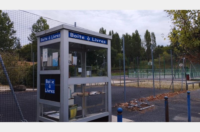 Bo&icirc;te &agrave; livres - Rue de Vassiac, MONTGUYON | myBookBox by Cross Media Concept, l'annuaire collaboratif des biblioth&egrave;ques partag&eacute;es