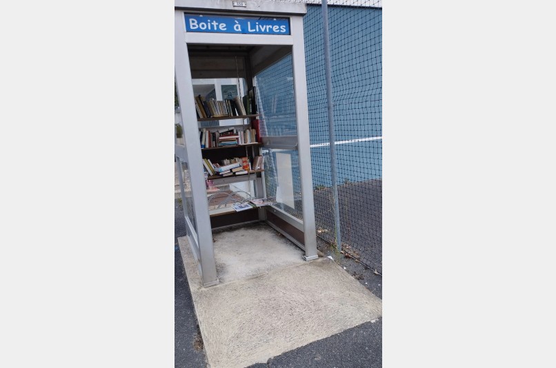 Bo&icirc;te &agrave; livres - Rue de Vassiac, MONTGUYON | myBookBox by Cross Media Concept, l'annuaire collaboratif des biblioth&egrave;ques partag&eacute;es