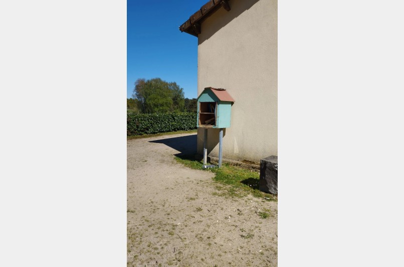 Bo&icirc;te &agrave; livres - Impasse du Lac Plaisance, SAINT-HILAIRE-LES-PLACES | myBookBox by Cross Media Concept, l'annuaire collaboratif des biblioth&egrave;ques partag&eacute;es