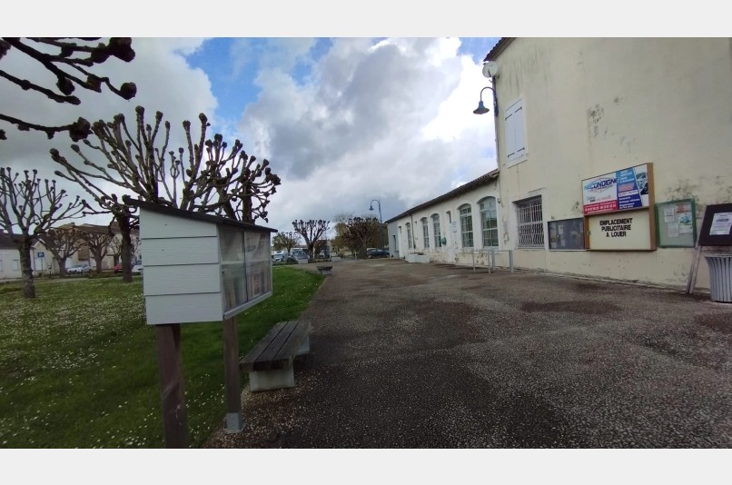 Bo&icirc;te &agrave; livres - Place du Champ de Foire, BRIOUX-SOUS-BOUTONNE | myBookBox by Cross Media Concept, l'annuaire collaboratif des biblioth&egrave;ques partag&eacute;es
