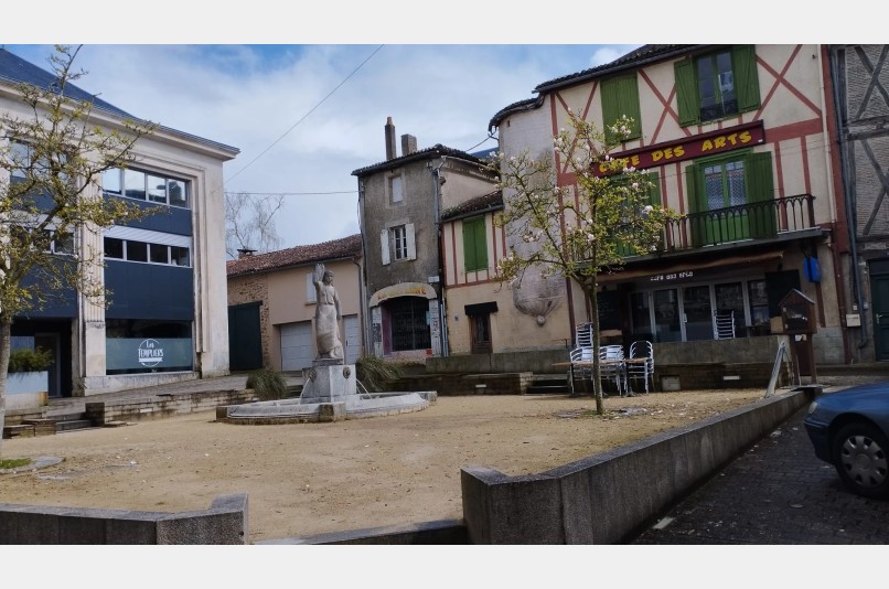 Bo&icirc;te &agrave; livres - Place des Bancs, PARTHENAY | myBookBox by Cross Media Concept, l'annuaire collaboratif des biblioth&egrave;ques partag&eacute;es