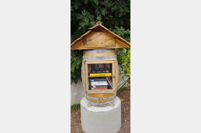 阅读箱 - Place de la Mairie, GENSAC-LA-PALLUE | myBookBox 由 Cross-Media Concept 创立, 共享图书箱目录