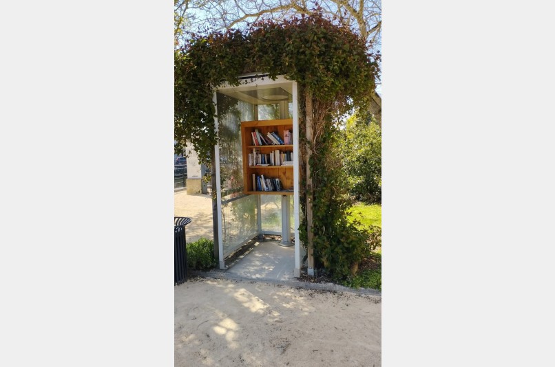 Bo&icirc;te &agrave; livres - Place Fran&ccedil;ois-Albert, VOUILL&Eacute; | myBookBox by Cross Media Concept, l'annuaire collaboratif des biblioth&egrave;ques partag&eacute;es