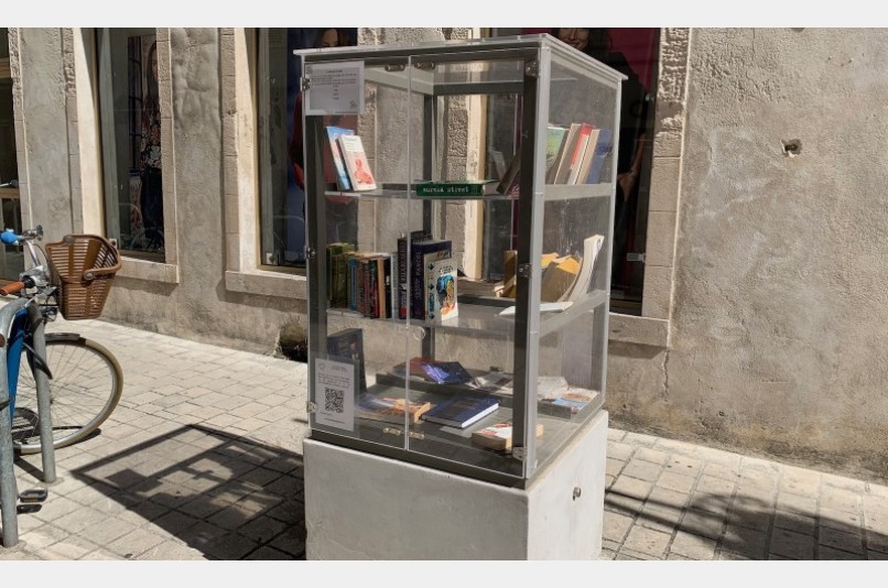 Boîte à livres - Rue Bujaud, LA ROCHELLE | myBookBox by Cross Media Concept, l'annuaire collaboratif des bibliothèques partagées