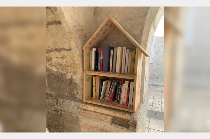Boîte à livres - 32/34 Rue du Cordouan, LA ROCHELLE | myBookBox by Cross Media Concept, l'annuaire collaboratif des bibliothèques partagées