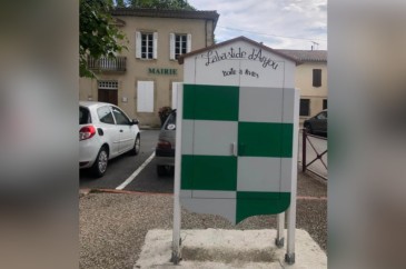 Boîte à livres - Place de la Mairie, LABASTIDE-D'ANJOU | myBookBox by Cross Media Concept, l'annuaire collaboratif des bibliothèques partagées