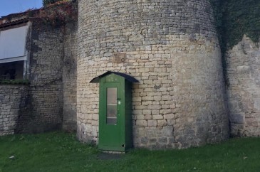 Boîte à livres - Square Jean Monnet, JARNAC | myBookBox by Cross Media Concept, l'annuaire collaboratif des bibliothèques partagées
