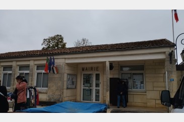 Bo&icirc;te &agrave; livres - Mairie, SAINT-M&Ecirc;ME-LES-CARRI&Egrave;RES | myBookBox by Cross Media Concept, l'annuaire collaboratif des biblioth&egrave;ques partag&eacute;es