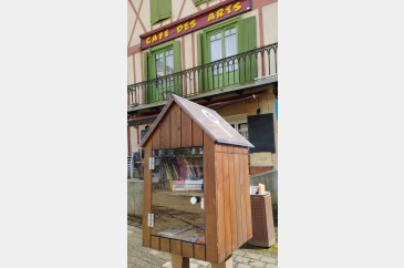 Bo&icirc;te &agrave; livres - Place des Bancs, PARTHENAY | myBookBox by Cross Media Concept, l'annuaire collaboratif des biblioth&egrave;ques partag&eacute;es
