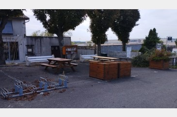 Bo&icirc;te &agrave; livres - Place du Champ de Foire, BARBEZIEUX-SAINT-HILAIRE | myBookBox by Cross Media Concept, l'annuaire collaboratif des biblioth&egrave;ques partag&eacute;es