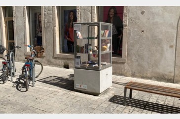 Boîte à livres - Rue Bujaud, LA ROCHELLE | myBookBox by Cross Media Concept, l'annuaire collaboratif des bibliothèques partagées